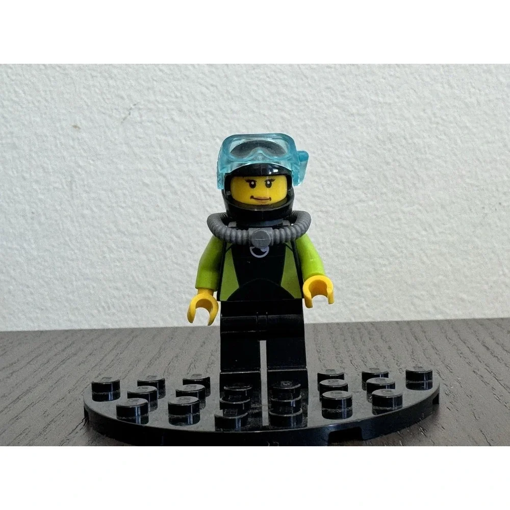 Lego city Coast Guard - Diver Black Wetsuit with White Logo‎ Boat Swimmer
